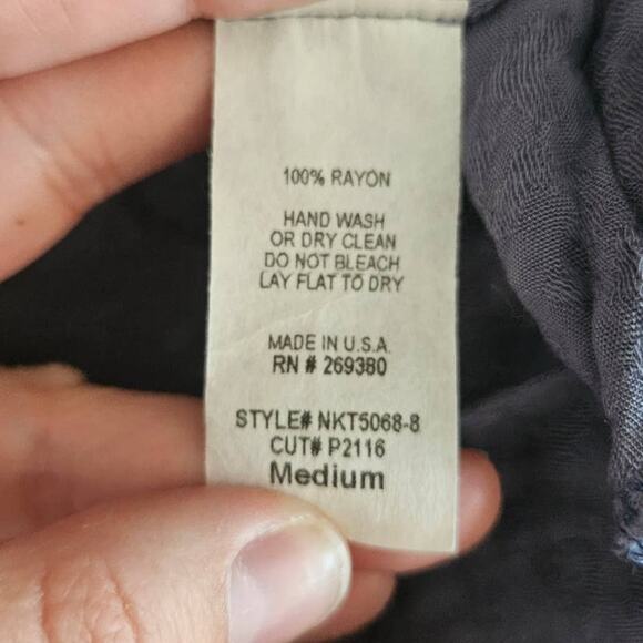 🆓 FREE Newbury Kustom Blue Gray Printed Racer Back Tank Blouse sz Medium Basic - Picture 4 of 5